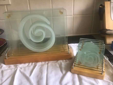 Photo of free Glass placemats and coaster in wooden stands (St Lawrence CM0) #1