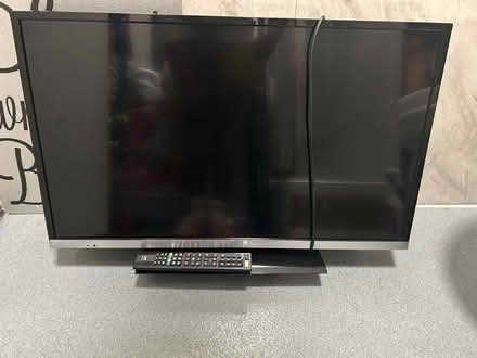 Photo of free TV 32” Smart TV*-Pls See AD (Me Home SE14) #2