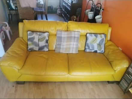 Photo of free Lovely yellow sofa (Thorneywood NG3) #1
