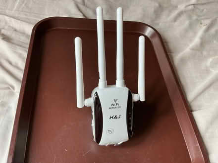 Photo of free WiFi repeater. Please read carefully (Walkley S6) #1