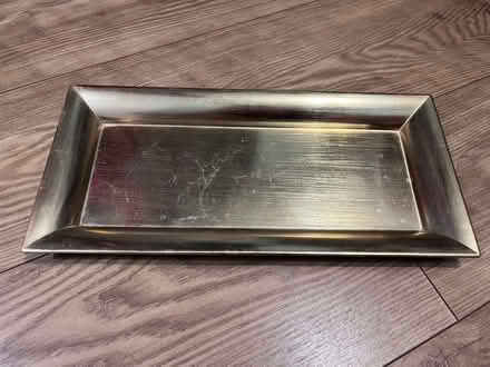 Photo of free gold colour tray (Hale End IG8) #1