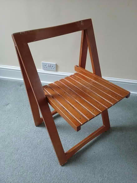 Photo of free Fold up wooden chair (Wellingborough NN8 5) #1
