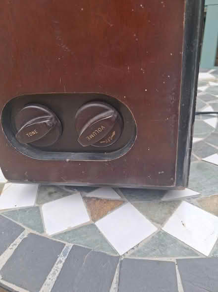Photo of free Vintage valve radio (Eaton Bray LU6) #3