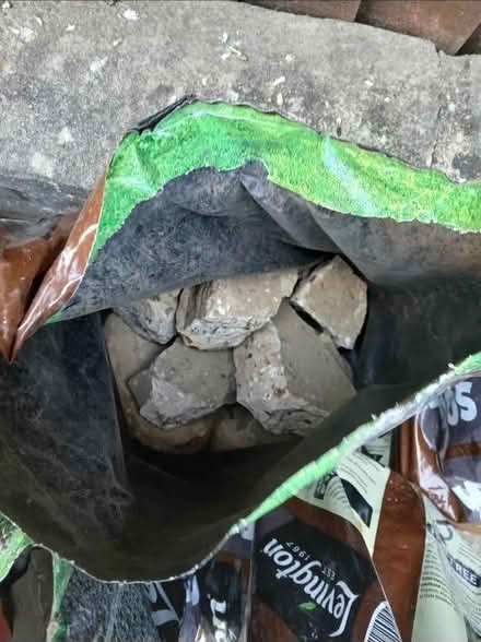 Photo of free clean hardcore 8 x 1/2 bags (Fletching) #2