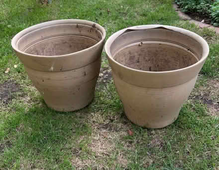 Photo of free Plastic flower pots (Beetley NR20) #1