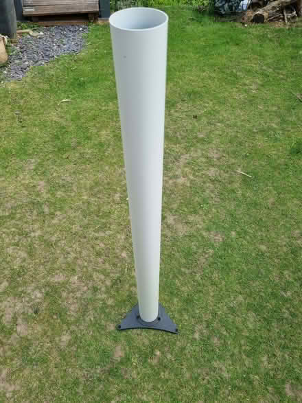Photo of free IKEA ADILS table leg in white. IKEA (Cogges OX28) #1