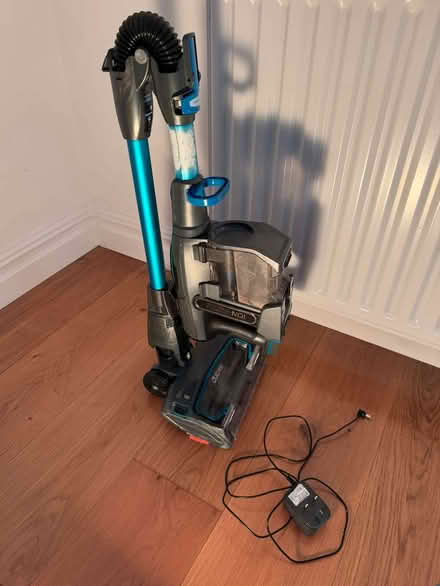 Photo of free Shark battery-powered vacuum in working condition (Belsize Park NW3) #2