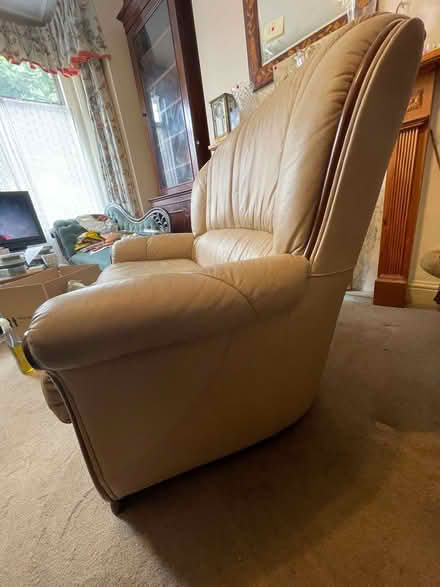 Photo of free 2-seater Leather Sofa (North Finchley N12) #4