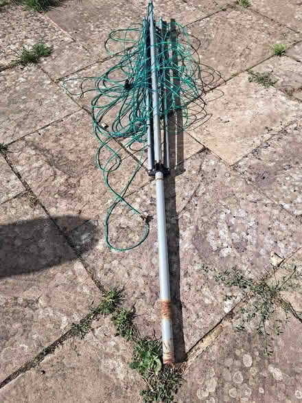 Photo of free Rotary Washing Line (Boarhunt PO17) #1