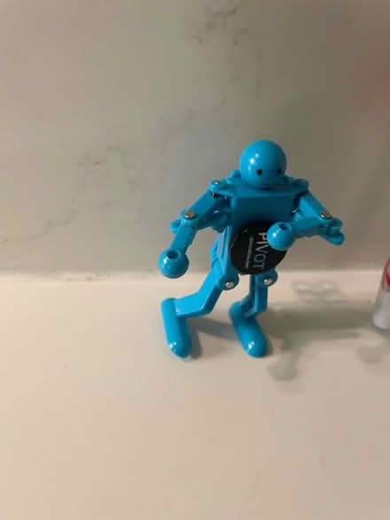 Photo of free Windup dancing robot (Bayview/highway 7) #3