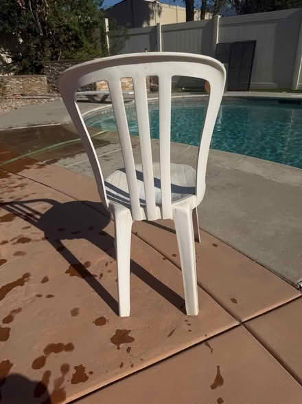 Photo of free plastic party chairs (2420 christine San bern calif) #1