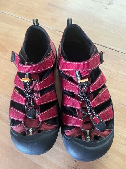 Photo of free Keen sandals (Kendal LA9) #1