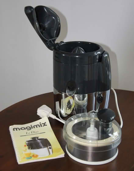 Photo of free Magimix Duo Juice Extractor and Citrus Press (Brimfield SY8) #4