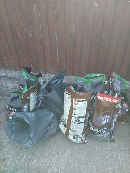 Photo of free clean hardcore 8 x 1/2 bags (Fletching) #1