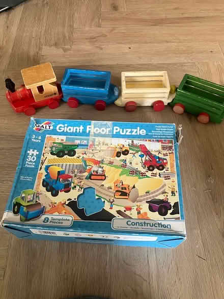 Photo of free Puzzle and train set (Coulsdon, CR5) #1