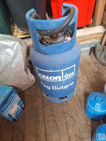 Photo of free Calor gas empty bottle (7kg) (Upton Priory SK10) #1