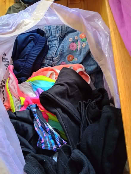 Photo of free girls clothes range 7y to 10y (Southcote RG30) #2
