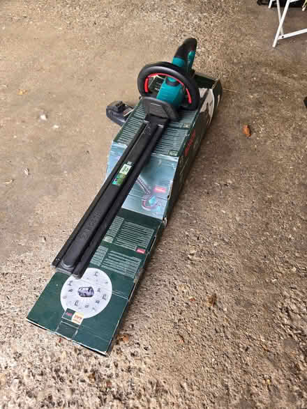 Photo of free Bosch AHS 50 battery powered hedge trimmer (Garford OX13) #3