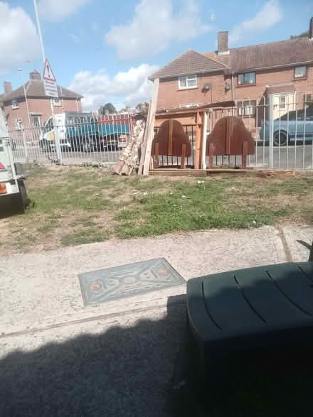 Photo of free Timber/wood/fence panels/ 4x2 /pallets (Kirkley NR33) #1