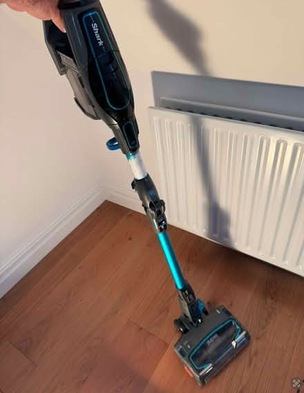 Photo of free Shark battery-powered vacuum in working condition (Belsize Park NW3) #3