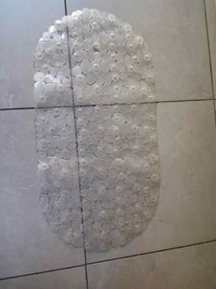 Photo of free Shower mat / small bath mat (Loughborough Junction SE5) #1