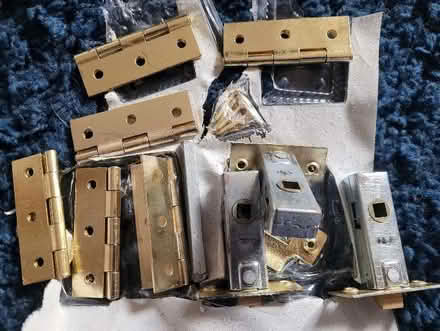 Photo of free Hinges and door handle mechanisms (Thatcham RG19) #1