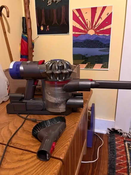 Photo of free Dyson v7 fluffy needs new battery (Bedford) #1