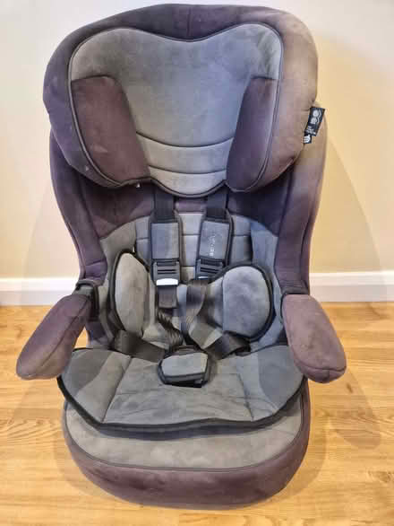 Photo of free Childs Car Seat (Weybridge KT13) #1