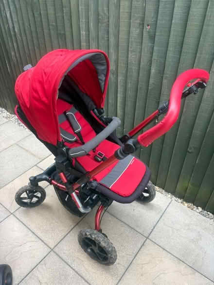 Photo of free Push chair, car seat & iso fix base (Abingdon OX14) #1