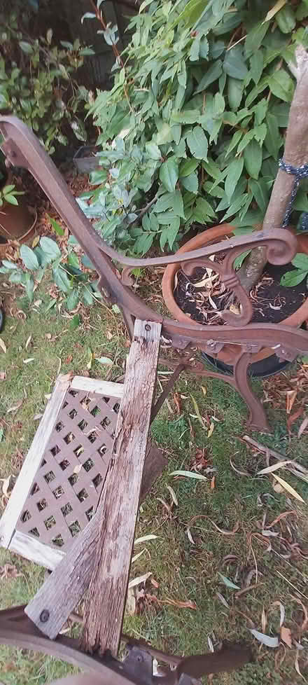 Photo of free Metal frame for garden chair (Ramsden Heath CM11) #4