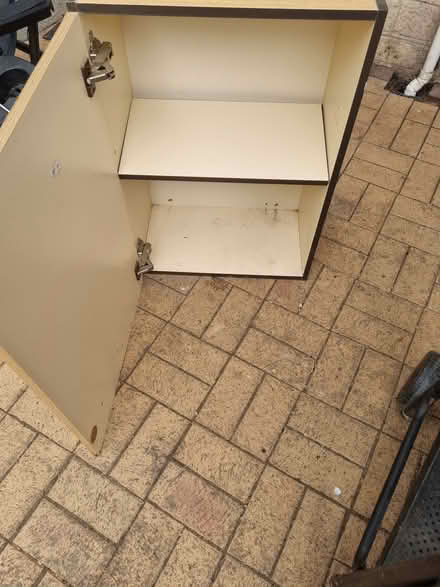 Photo of free Kitchen cupboard (Cogges OX28) #2