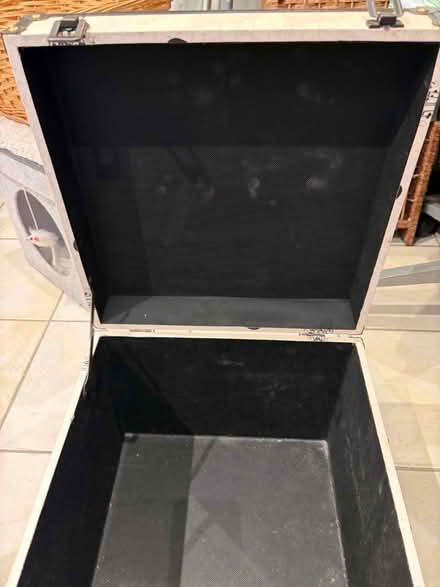 Photo of free Solid box with glamorous woman on (Poplars SG2) #4