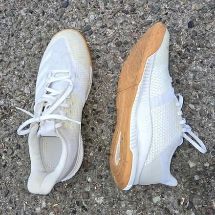 Photo of free Tennis Shoes (94041) #2