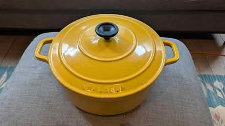 Photo of free Casserole dish (Willesden Green) #2