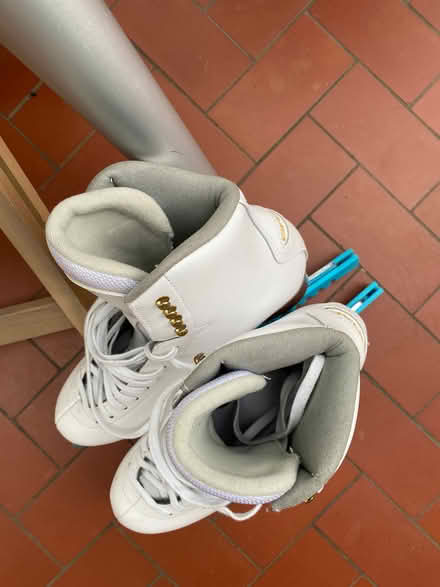 Photo of free Ice skates size 40 (Fleetville AL1) #2