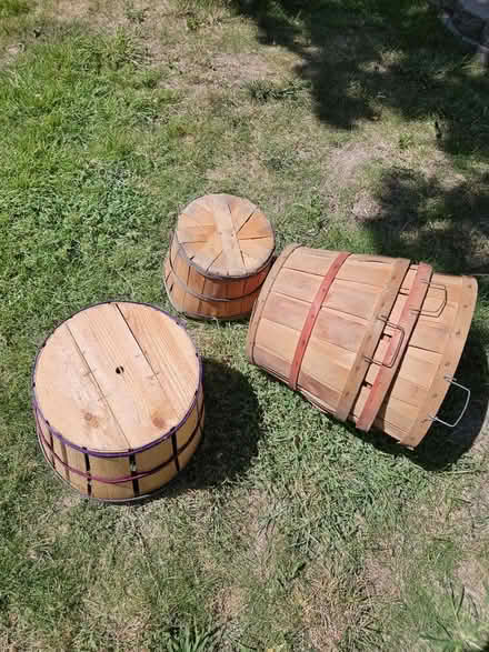 Photo of free 4 Bushel Baskets & a 1/2 Bushel (63033, off N. New Florissant) #2
