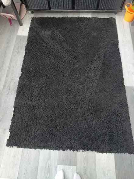 Photo of free Black Shaggy Rug (Billericay CM11) #1