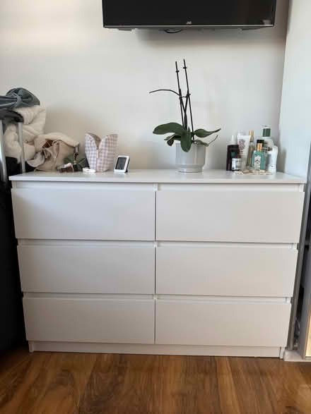 Photo of free White dresser (Notting Hill W11) #1