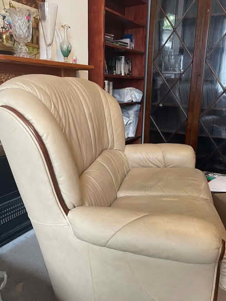 Photo of free 2-seater Leather Sofa (North Finchley N12) #3
