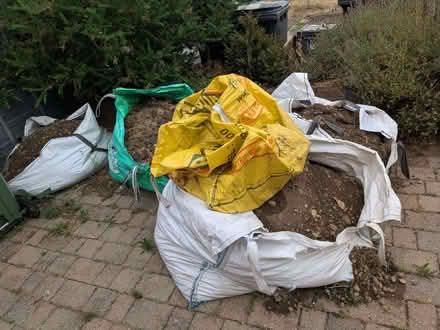 Photo of free topsoil / soil mixed with small stones – collection onl (Chiswell Green AL2) #1