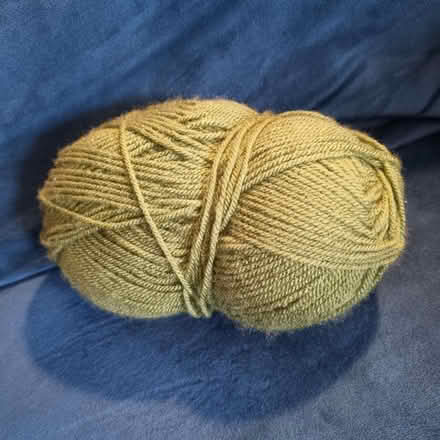 Photo of free Pea Green Yarn (Garden City OX5) #1
