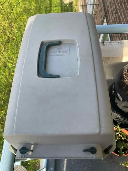 Photo of free Cat carrier (Asda Old Kent Rd) #3