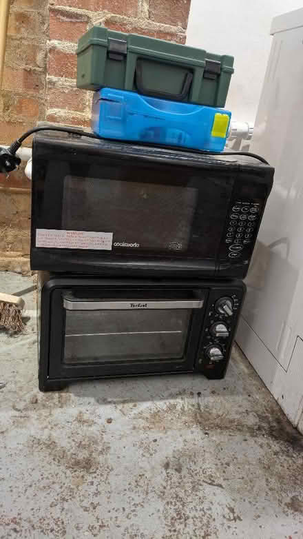 Photo of free Microwave x1 (St James' Street BN2) #1