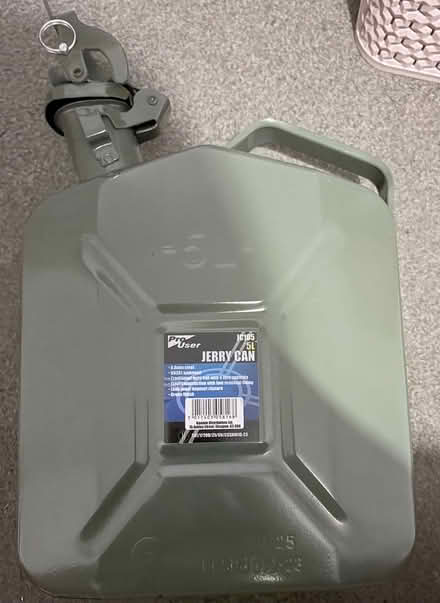Photo of free 5L Fuel Jerry can/ petrol can (Lewisham SE4) #1