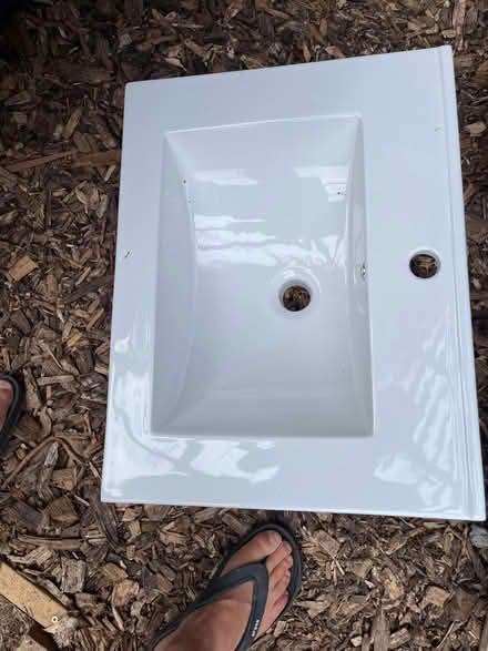 Photo of free Wash basin never used (Cains cross GL5) #1