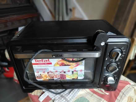 Photo of free small Tefal worktop oven (Stoke Heath CV6) #1