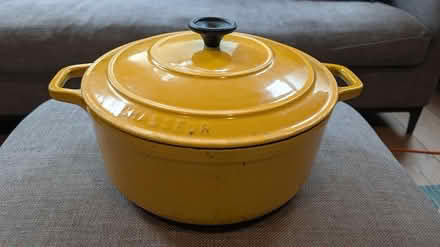 Photo of free Casserole dish (Willesden Green) #1