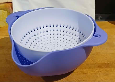 Photo of free Colander with bowl (South Croydon CR2) #1
