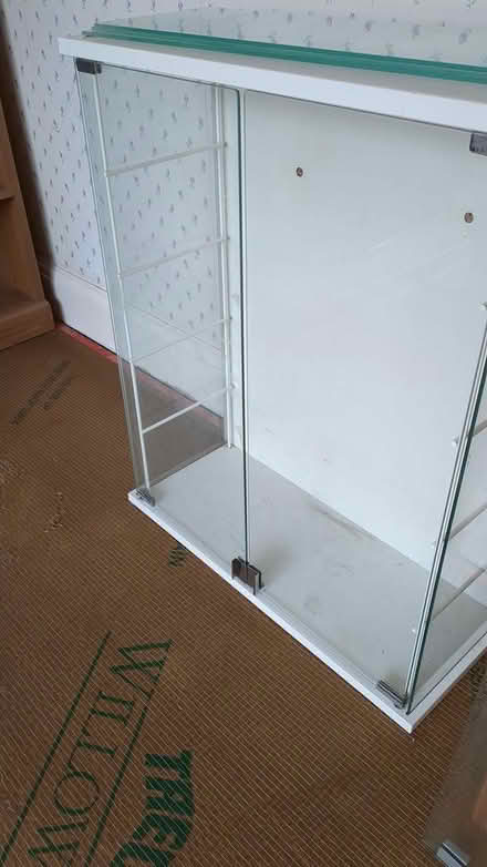 Photo of free White glass wall cabinet (Enfield EN1) #2