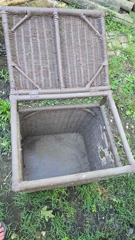 Photo of free Wicker hamper (Fairplay) #4
